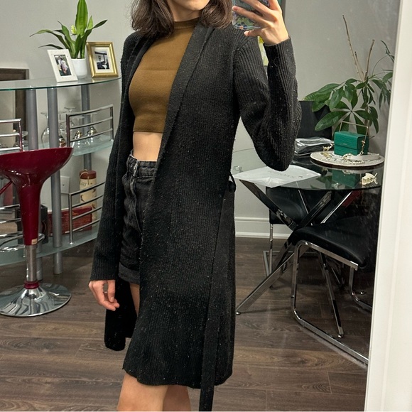 Vintage black sweater cardigan with belt - Picture 2 of 5